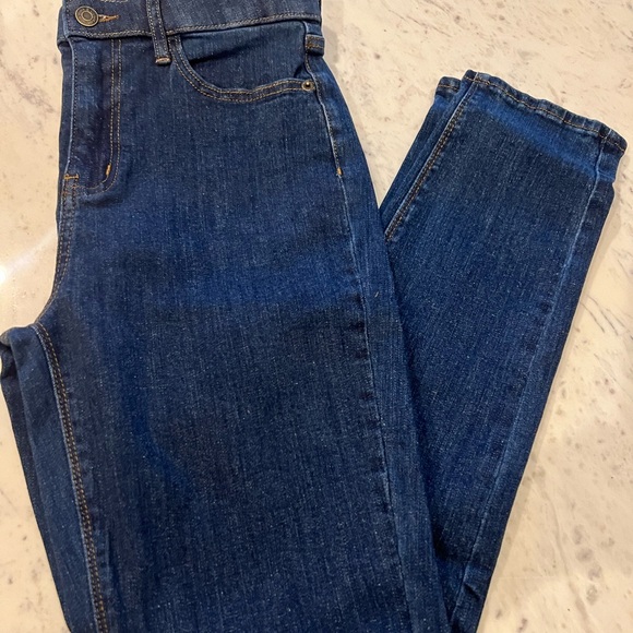 Strut your stuff in these high rise ankle skinny jeans. Chic, sexy & com… - Picture 5 of 7